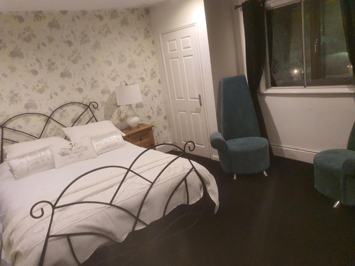 The Swan @ Stoford Hotel Exterior foto A bedroom at the hotel
