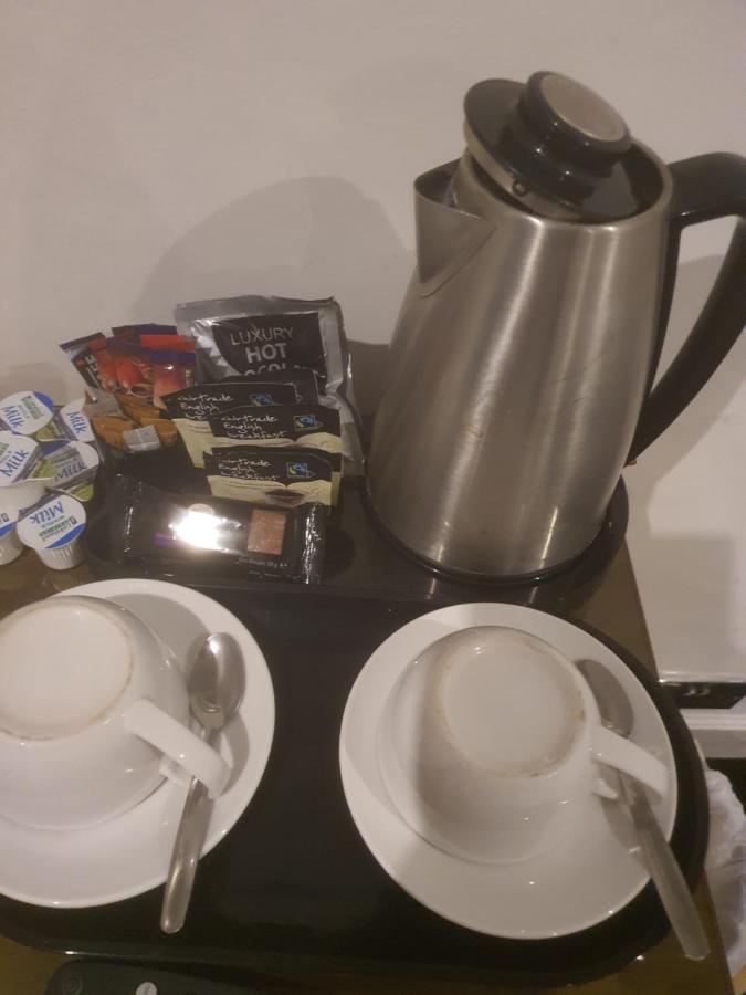 The Swan @ Stoford Hotel Exterior foto A kettle with a selection of tea and coffee