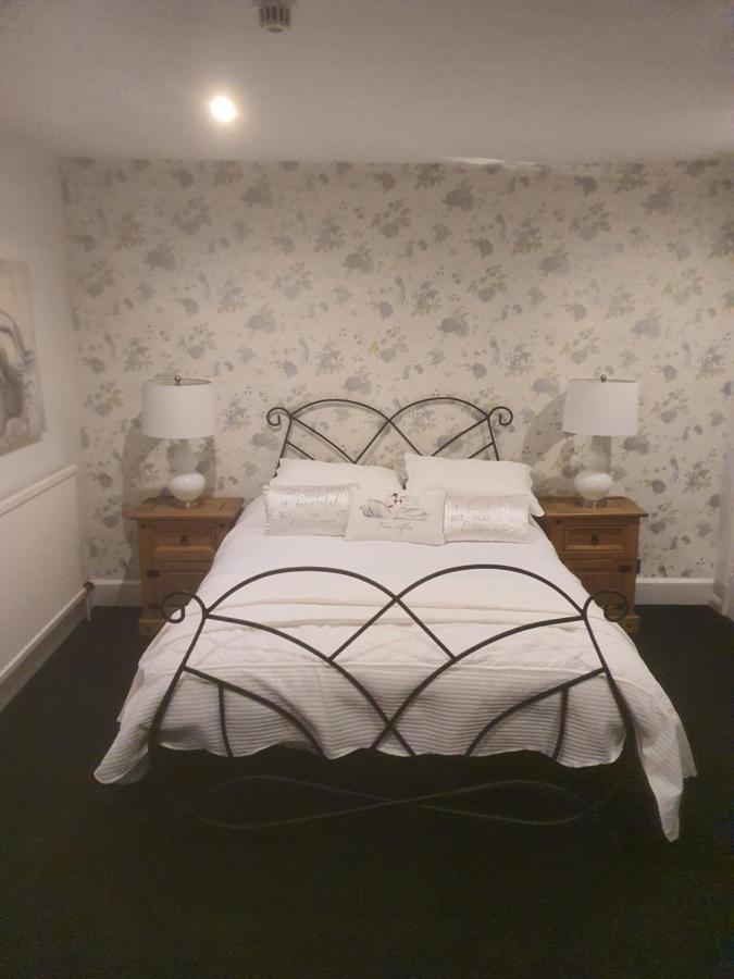 The Swan @ Stoford Hotel Exterior foto A bedroom at the hotel