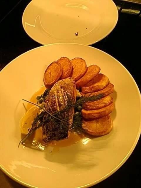 The Swan @ Stoford Hotel Exterior foto A prepared dish of the fish