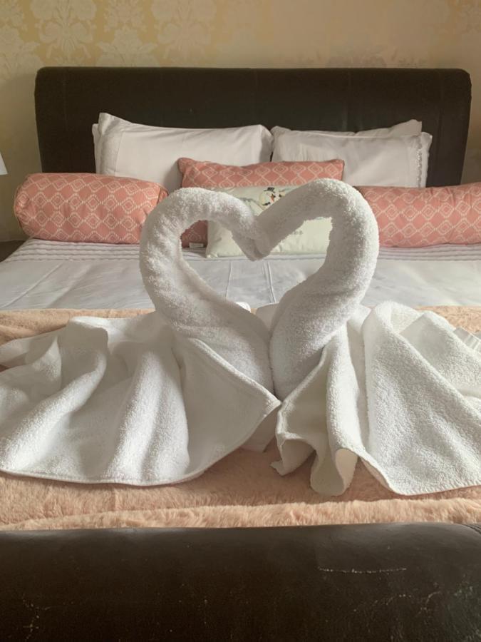 The Swan @ Stoford Hotel Exterior foto Towel swans