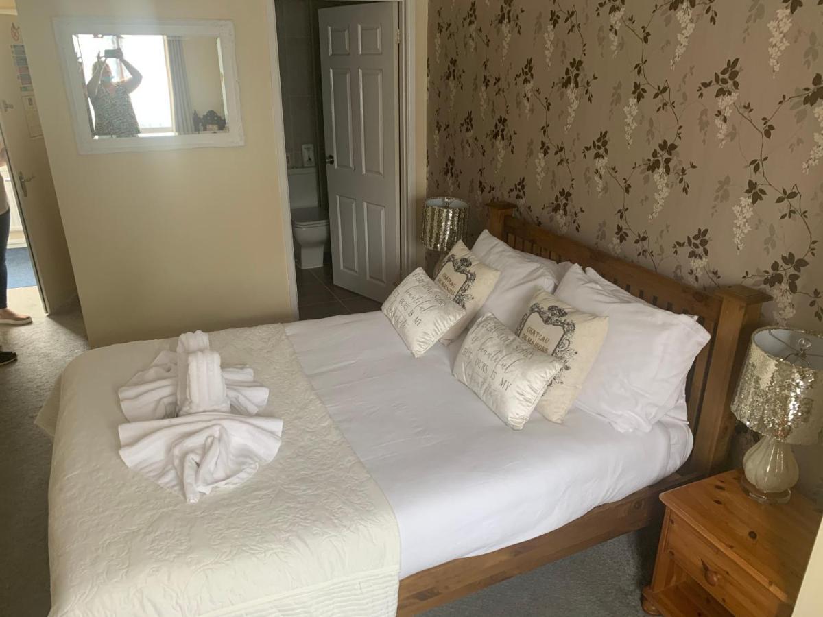 The Swan @ Stoford Hotel Exterior foto A bedroom at the hotel