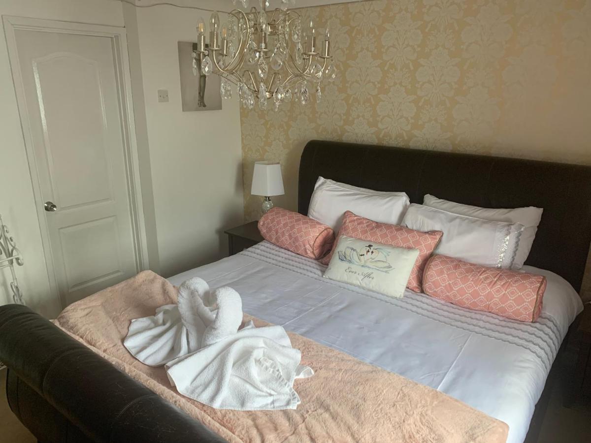 The Swan @ Stoford Hotel Exterior foto A bedroom at the hotel